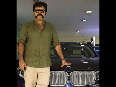 അനൂപ് മേനോന്‍റെ ഗാരേജിലെ പുതിയ അതിഥി, ഇനിയുള്ള യാത്രയില്‍ കൂട്ടായി ബിഎംഡബ്ലു സെവന്‍ സീരീസ് !!!