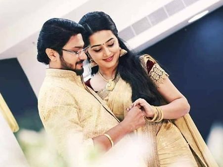 18 തികഞ്ഞതേയുള്ളൂ അനാര്‍ക്കലിയിലെ വിരഹിണി സംസ്കൃതി ഷേണോയി വിവാഹിതയാകുന്നു !!