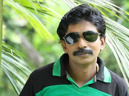 ആ പ്രതി പ്രമുഖനായ വല്ല ബംഗാളിയും ആകല്ലെന്ന്,സന്തോഷ് പണ്ഡിറ്റ്! ഇതിലും മികച്ച മറുപടി സ്വപ്‌നങ്ങളില്‍!