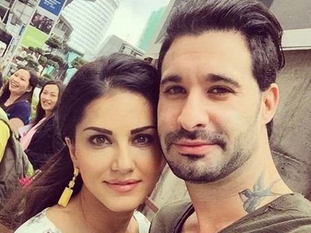 ഹോട്ട് സുന്ദരി സണ്ണി ലിയോണും അമ്മയായി!കാത്തിരിപ്പിനൊടുവിലാണ് സണ്ണി അമ്മയായത്, അതും ഇങ്ങനെ!!