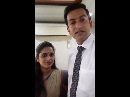 ഇത് മൊയ്തീന്റെ വാക്ക്!സുരഭി ലക്ഷ്മിയ്ക്ക് വലിയ പിന്തുണയുമായി പൃഥ്വിരാജ്, ലൈവിലുടെ പറഞ്ഞത് ഇക്കാര്യം!