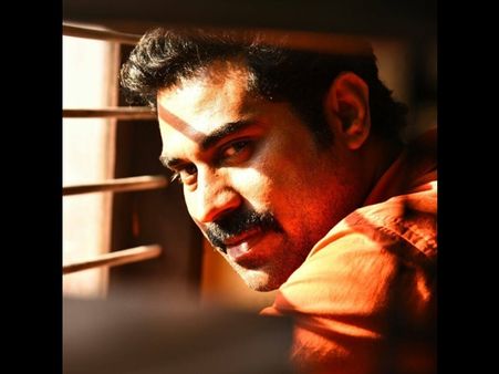 കോഴിക്കോടുകാരിയായി സുരഭിയെ കണ്ടു! എന്നാല്‍ ഇത് കണ്ടപ്പോള്‍ താന്‍ ഞെട്ടിയെന്ന് സുരാജ് വെഞ്ഞാറമൂട്!!