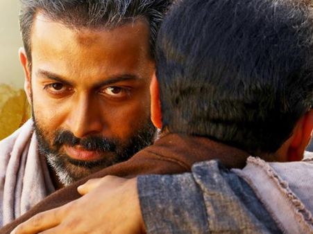 പൃഥ്വിരാജിന്റെ ടിയാന്‍ ഞെട്ടിച്ചു!പ്രേക്ഷകരുടെ അഭിപ്രായം നോക്കാതെ ചിത്രം വാരിക്കുട്ടിയത് കോടികള്‍!!!