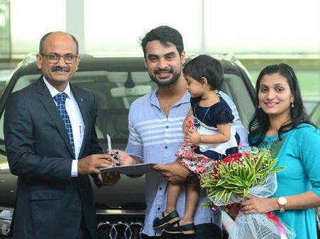 കാത്തിരിപ്പിനൊടുവില്‍ ടൊവിനോയും സ്വന്തമാക്കി തന്റെ പ്രിയപ്പെട്ട കാര്‍!