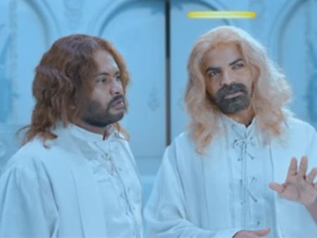 അജു വര്‍ഗീസ് മാലാഖയോ? കോഴിക്കോട്ടെ ബിരിയാണിയ്ക്ക് വേണ്ടി നാട്ടിലെത്തിയ മാലാഖയുടെ ആവശ്യം ബാര്‍ബര്‍!!!