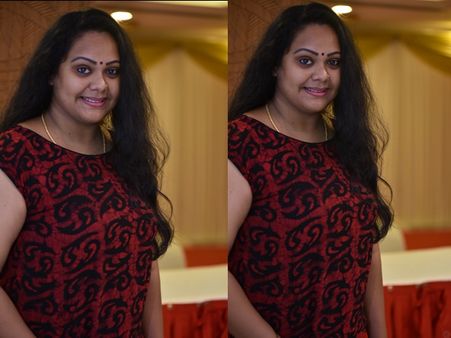 പരസ്പരത്തിലെ അമ്മായിയമ്മ ശരിക്കും സുന്ദരിയാണ്! രേഖയുടെ ഗ്ലാമറസ് ഫോട്ടോസ് കണ്ടിട്ടുണ്ടോ?