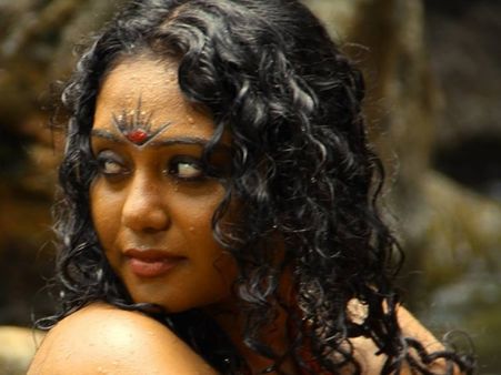 കിടന്നുകൊടുക്കലും അഭിനയവും; മലയാളി സിനിമയില്‍ പ്രത്യേക പാക്കേജുണ്ടെന്ന് ഹിമ ശങ്കര്‍