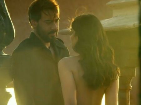 അജയ് ദേവ്ഗണിന് മുന്നില്‍ പൂര്‍ണ നഗ്നയായി നിന്ന ഐഡിയ തന്റേതാണെന്ന് നായിക ഇല്യാന!