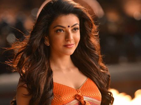 എനിക്കാരും അതിന് പ്രത്യേകം പണം തന്നിട്ടില്ല; കാജല്‍ വ്യക്തമാക്കുന്നു