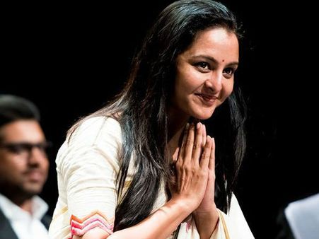 സുഹൃത്തുക്കളെ കുറിച്ച് പരസ്യമായി പറയാന്‍ ഇഷ്ടപ്പെടുന്നില്ല എന്ന് മഞ്ജു വാര്യര്‍.. അതെന്താ ?