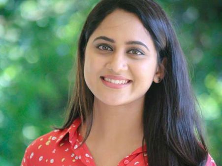 21 വയസ്സും പത്ത് ദിവസവും പ്രായമുള്ള ആളെ ഞാന്‍ ഭര്‍ത്താവായി അംഗീകരിച്ചിട്ടില്ല; മിയ പറയുന്നു...