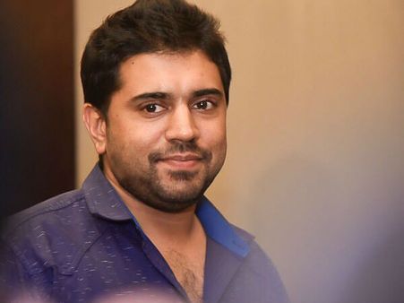 അസ്വസ്ഥത ലവലേശമില്ലാത്ത നിവിന്‍ പോളിയുടെ അമ്മ, എന്നാല്‍ അച്ഛന്റെ അവസ്ഥയോ.. ??