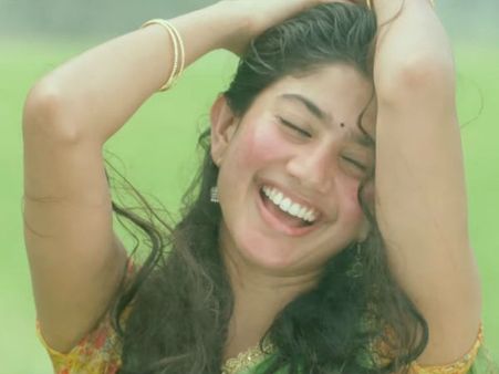 വമ്പന്‍ തുക വാഗ്ദാനം നല്‍കി വിളിച്ചിട്ടും സായി പല്ലവി പോയില്ല, പറഞ്ഞ മറുപടി കേട്ടോ.. ?
