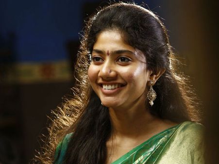 മറ്റ് നടിമാരുടെ ഉറക്കം കളഞ്ഞ് സായി പല്ലവി, പ്രതിഫലം കുത്തനെ ഉയര്‍ത്തി, ഇപ്പോള്‍ എത്ര?