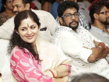 ഒരു നെയില്‍ പോളിഷ് പോലും ഭര്‍ത്താവിനെ കൊണ്ട് വാങ്ങിപ്പിയ്ക്കുന്ന ആനി, ഇതാണോ പ്രണയം !!