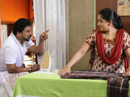 പിറന്നാള്‍ ദിനത്തിലും ദിലീപ് ഒപ്പമില്ല, ആശംസ അറിയിക്കാന്‍ വിളിച്ചപ്പോള്‍ കാവ്യ പൊട്ടിക്കരഞ്ഞു!