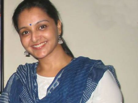 മകളെ കലക്ടറാക്കാനുള്ള തത്രപ്പാടില്‍ മഞ്ജു വാര്യര്‍ ശരിക്കും പാടുപെടുകയാണ് പാവം!