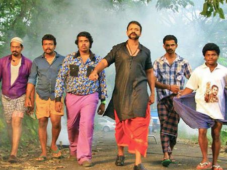 ഷാജി പാപ്പനും പിള്ളേര്‍ക്കും നാല് ദിവസത്തെ വിശ്രമം, ആട്2 ചിത്രീകരണത്തിന് ഇടവേള, മഴ ചതിച്ചു!