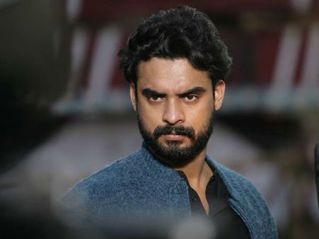 നായിക കരണത്ത് അടിച്ചിട്ടും പ്രതികരിക്കാതെ ടൊവിനോ തോമസ്.. കാരണം?