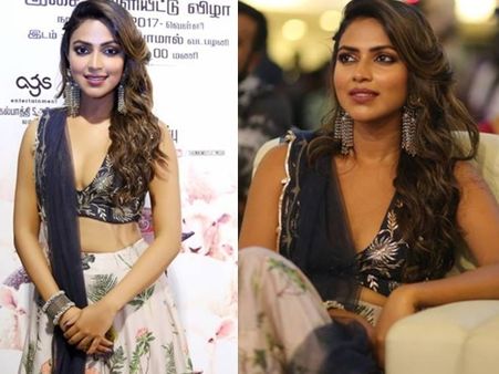 ഇനിയിപ്പോ എന്തും ആവാം എന്നാണോ? അമല പോളിനെ ഇത്രയും ഗ്ലാമറസായി എവിടെയും കണ്ടിട്ടുണ്ടാവില്ല!!