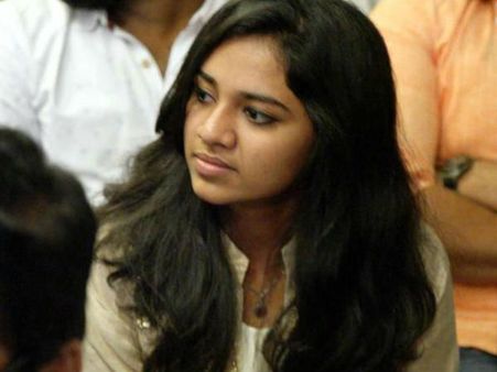 ദിലീപിനെ കണ്ടപ്പോഴുള്ള മീനാക്ഷിയുടെ പ്രതികരണം.. ഇത് മഞ്ജുവിന്റെ മകള്‍ തന്നെ!!