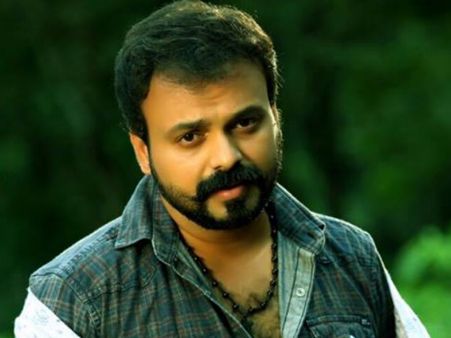 പീലി എന്നറിയപ്പെടുന്ന പീലിപ്പോസായി കുഞ്ചാക്കോ ബോബന്‍! ഇതാണ് ശിക്കാരി ശംഭുവിന്റെ കഥ!!!