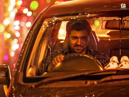 മമ്മൂട്ടിയെയും മോഹൻലാലിനെയും മാത്രമല്ല, പൃഥ്വിയെയും പിന്നിലാക്കി നിവിൻ, 5 ദിവസത്തെ കലക്ഷൻ!