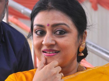 ജയറാമും അത് പറഞ്ഞ് കളിയാക്കുമ്പോള്‍ എനിക്ക് സങ്കടം വരും; പാര്‍വ്വതി വെളിപ്പെടുത്തുന്നു