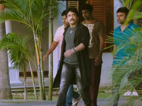 മെന്റലിസ്റ്റിന് തല മൊട്ടയടിക്കേണ്ട, പക്ഷെ നായിക പ്രേതമാണെങ്കിലും തെലുങ്കില്‍ ബിക്കിനി നിര്‍ബന്ധം?