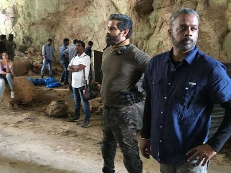 തുര്‍ക്കിയില്‍ കുടുങ്ങി ഗൗതം മേനോനും സംഘവും! സഹായം അഭ്യര്‍ത്ഥിച്ച് സംവിധായകന്‍...