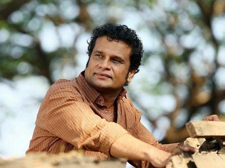 വിജയ് അത് കണ്ടിട്ടുണ്ടെന്ന് പറഞ്ഞപ്പോള്‍ ആകെ അമ്പരന്നുപോയെന്ന് ഹരീഷ് പേരടി