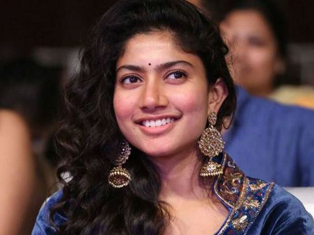 എന്നെ ആരും അങ്ങനെ വിളിക്കണ്ട.. പൊട്ടിത്തെറിച്ച് സായി പല്ലവി.. ആരെന്ത് വിളിച്ചാലും പ്രകോപിതയാവുമോ?