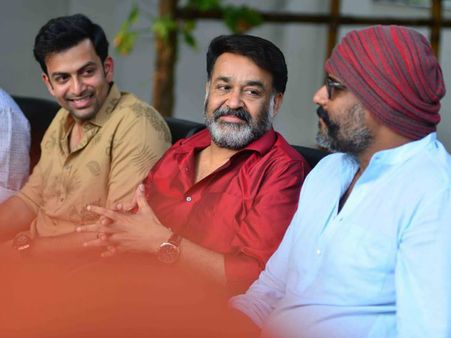 ലൂസിഫറിന്‍റെ കാര്യം പറഞ്ഞ് പൃഥ്വിക്ക് നേരെ വാളോങ്ങണ്ട.. എല്ലാം അതിന്‍റേതായ വഴിക്ക് നീങ്ങുന്നു!