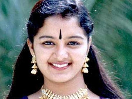 മഞ്ജു വാര്യരുടെ പത്താം ക്ലാസിലെ മാര്‍ക്ക് എത്രയാണെന്ന് അറിയാമോ? കണക്കിന്റെ മാര്‍ക്കും ഞെട്ടിക്കും!!!