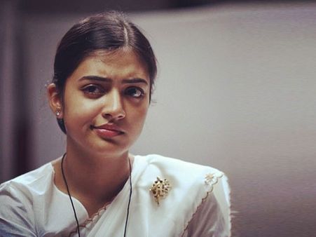 മലയാളികളുടെ കാന്താരി പെണ്ണ് വീണ്ടും സിനിമയിലേക്ക്! തിരിച്ച് വരുന്ന നസ്രിയയ്ക്ക് ആരാധകരുടെ പിന്തുണ!!