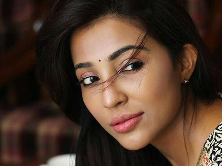 മറ്റെവിടെയും നടക്കും, പക്ഷെ പ്രിയദര്‍ശന്റെ അടുത്ത് അത് നടക്കില്ല എന്ന് പാര്‍വ്വതി