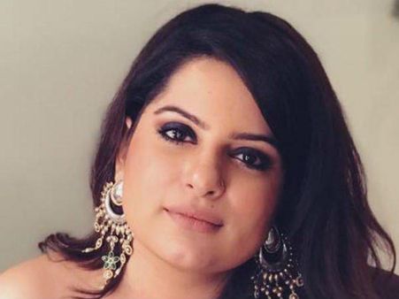 കാര്‍ യാത്രയ്ക്കിടെ തനിക്ക് നേരിട്ട പീഡനം തുറന്ന് പറഞ്ഞ് നടി... വൈറലായി മീ ടൂ ക്യാമ്പയിന്‍!