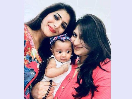 ആസിഫ് അലിയുടെ കുടുംബത്തിനൊപ്പം മോഹന്‍ലാല്‍ നായിക.. ദുല്‍ഖറും നിവിനും കണ്ട് പഠിക്കണം!