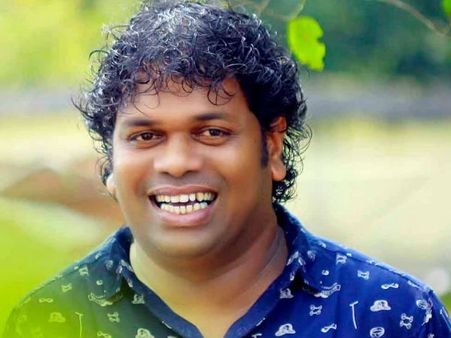 ഇഷ്ടപ്പെട്ട പെണ്ണിനെ വിളിച്ചിറക്കികൊണ്ടുവന്നു, വിപ്ലവമായ തന്റെ പ്രണയത്തെ കുറിച്ച് പാഷാണം ഷാജി