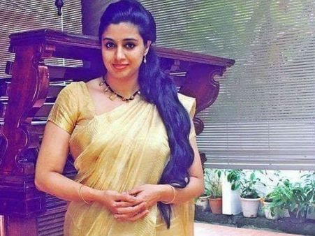 സംയുക്തയെ കാണാനില്ല.. കാണാനില്ല എന്ന് പറഞ്ഞവര്‍ കണ്ടോളൂ... കാണാത്ത 16 ചിത്രങ്ങള്‍