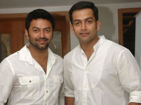 പൃഥ്വിയേയും ഇന്ദ്രനെയും സിനിമയില്‍ കൈപിടിച്ചുയര്‍ത്തിയത് വിനയന്‍, മല്ലികയുടെ വെളിപ്പെടുത്തല്‍!