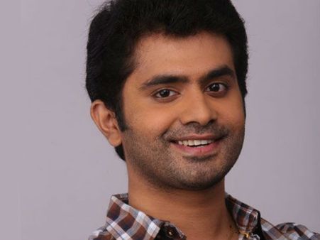 മറ്റൊരു താരപുത്രന്‍ കൂടി സിനിമയില്‍ തുടക്കം കുറിക്കുന്നു.. ആരാണ്? ഏതാ സിനിമ?