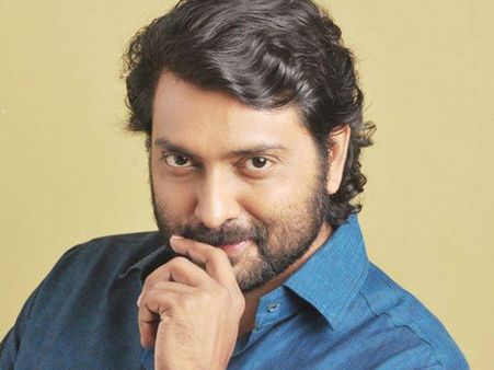 മോഹന്‍ലാലിന്റെ ഒടിയനില്‍ നരേനും! ഒടി വിദ്യ പ്രയോഗിക്കുന്ന ഒടിയനാണോ നരേൻ ? താരം പറയുന്നതിങ്ങനെ...