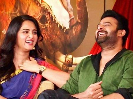 ഭാഗ്മതിയുടെ ട്രെയിലര്‍ ലോഞ്ചില്‍ പ്രഭാസിനെന്ത് കാര്യം? ഇത് പ്രണയമല്ലെങ്കില്‍ പിന്നെന്താണ്?