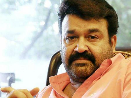 ബോളിവുഡ് താരങ്ങള്‍ക്കൊപ്പം മമ്മൂട്ടിയുടെ മാസ് എന്‍ട്രി, മോഹന്‍ലാല്‍ എവിടെ.. ഏട്ടന്‍ ഫാന്‍സ് പൊളിച്ചു