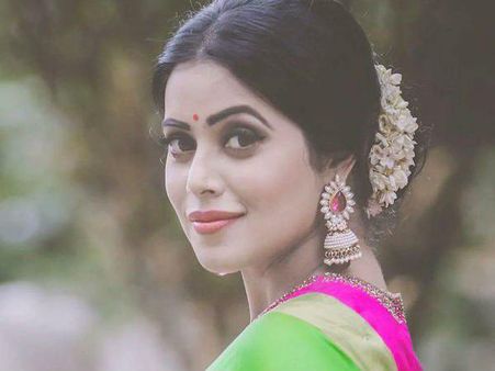 ആ ഫ***ങ് കഴുതയ്ക്ക് അവരുടെ കണ്ണീര്‍ മറുപടി നല്‍കും, വീണ്ടും അസഭ്യം പറഞ്ഞ് ഷംന കാസി