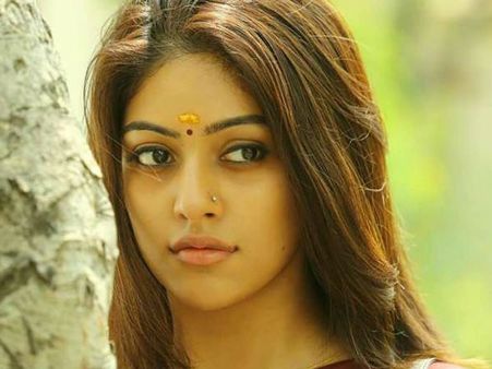 മലയാളത്തെക്കാള്‍ സുഖം തെലുങ്കിലാണെന്ന് പറഞ്ഞ താരപുത്രിയെ കൊന്ന് കൊലവിളിച്ച് സോഷ്യല്‍ മീഡിയ
