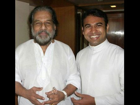 ഡാന്‍സ് കളിക്കുന്ന അച്ചന് ശേഷം ഹിറ്റായി ഫാദര്‍ വില്‍സണ്‍ മേച്ചേരിലിന്റെ പാട്ട്! ഇതാണ് വൈദികന്‍!!!