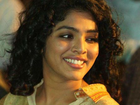 സിനിമയ്ക്കും നൃത്തത്തിനും വേണ്ടി ആത്മാവ് വില്‍ക്കാന്‍ തയാറല്ല! തുറന്നടിച്ച് റിമ കല്ലിങ്കല്‍