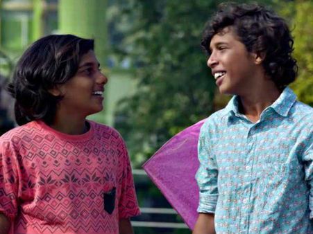 ഞങ്ങ വിചാരിച്ച് കൊറച്ചൊക്കെ ജാഡ ഉണ്ടാവുമെന്ന്, ദുല്‍ഖറിനെ കുറിച്ച് പറവയിലെ ഹസീബ് പറഞ്ഞത്